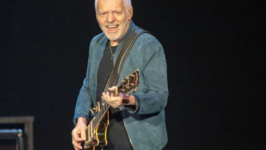 Gibson Guitars Celebrate Peter Frampton With Custom ‘Phenix’ Les Paul