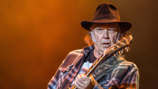 Neil Young Announces 2019 Live Album ‘Noise & Flowers’