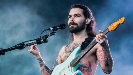 Biffy Clyro’s Simon Neil To Receive Honorary Degree