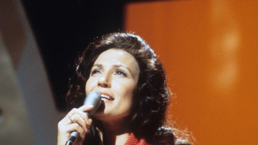 Loretta Lynn, Country Music Legend, Dies Aged 90