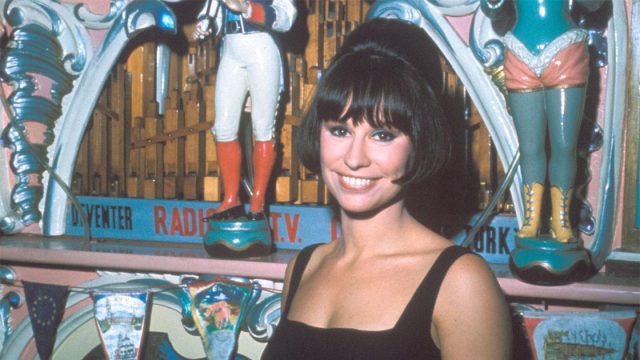 Astrud Gilberto Girl From Ipanema Dies 83