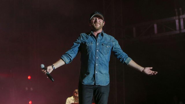 Cole Swindell Win The Night Tour